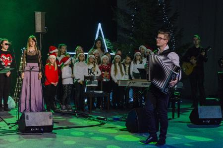 Božično novoletni koncert – v sliki 91